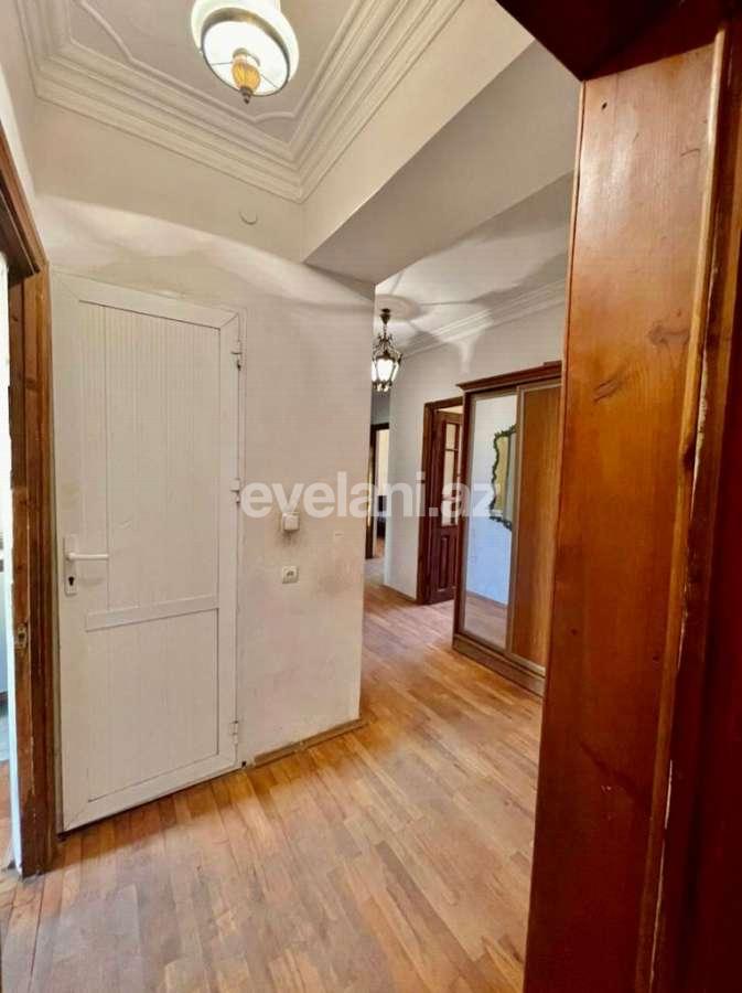 Sale, old building, 4 room, 66 m², Nasimi m.