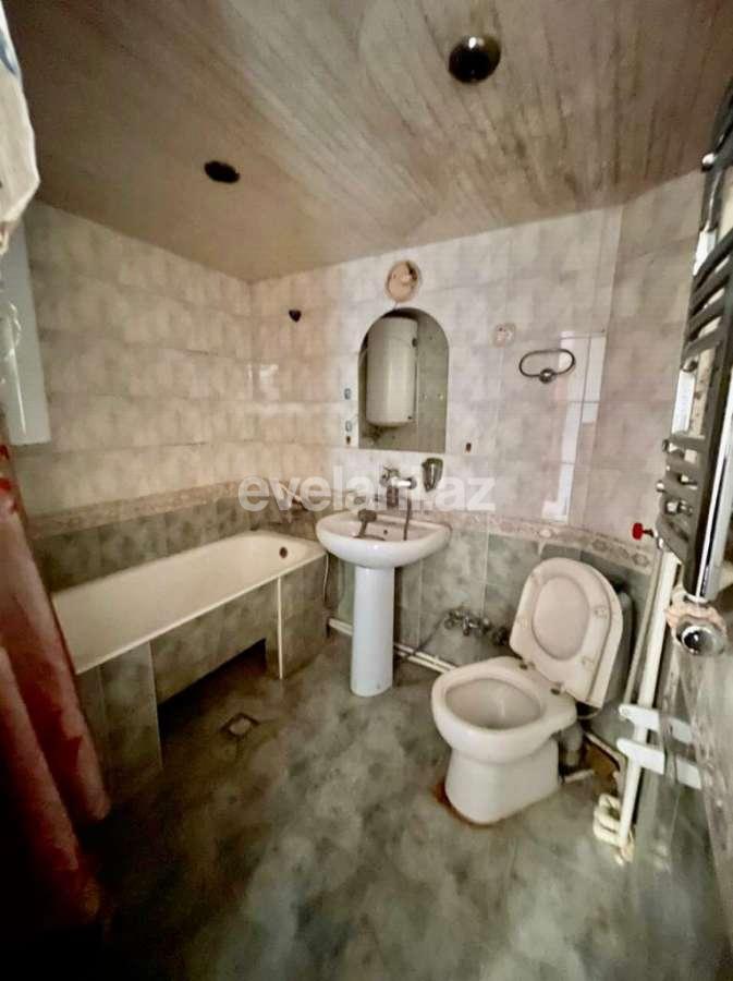 Sale, old building, 4 room, 66 m², Nasimi m.