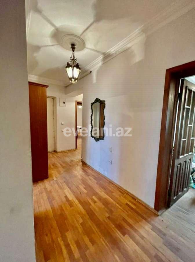 Sale, old building, 4 room, 66 m², Nasimi m.