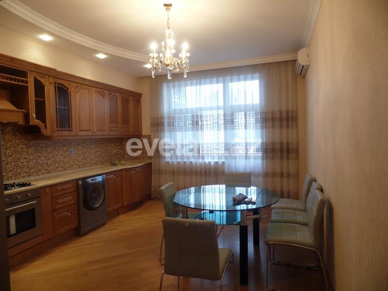 Kirayə verilir, yeni tikili, 3 otaqlı, 178 m², İnşaatçılar m.