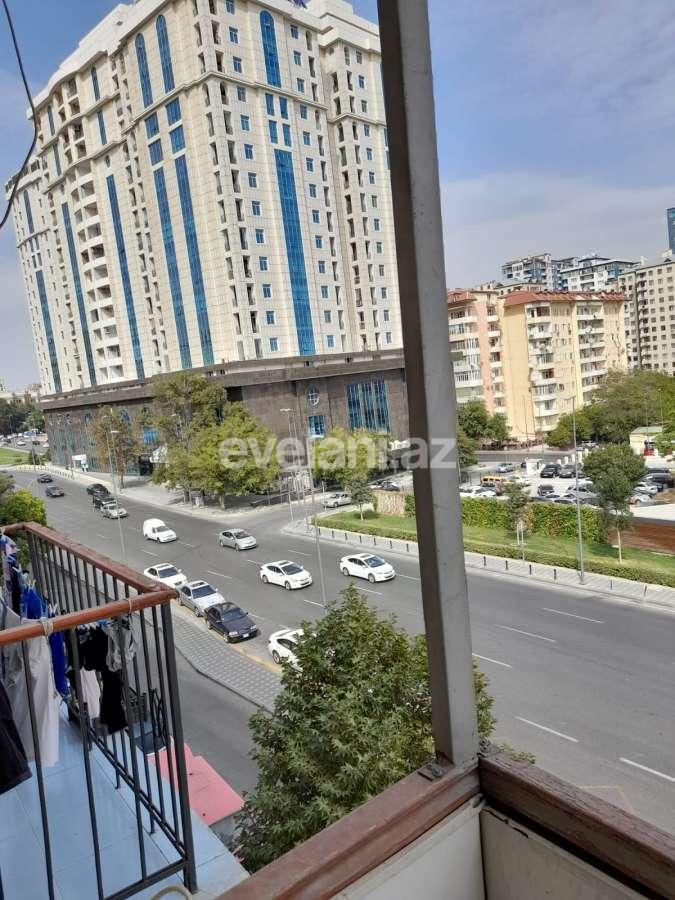 Kirayə verilir, köhnə tikili, 3 otaqlı, 85 m², Elmlər Akademiyası m.
