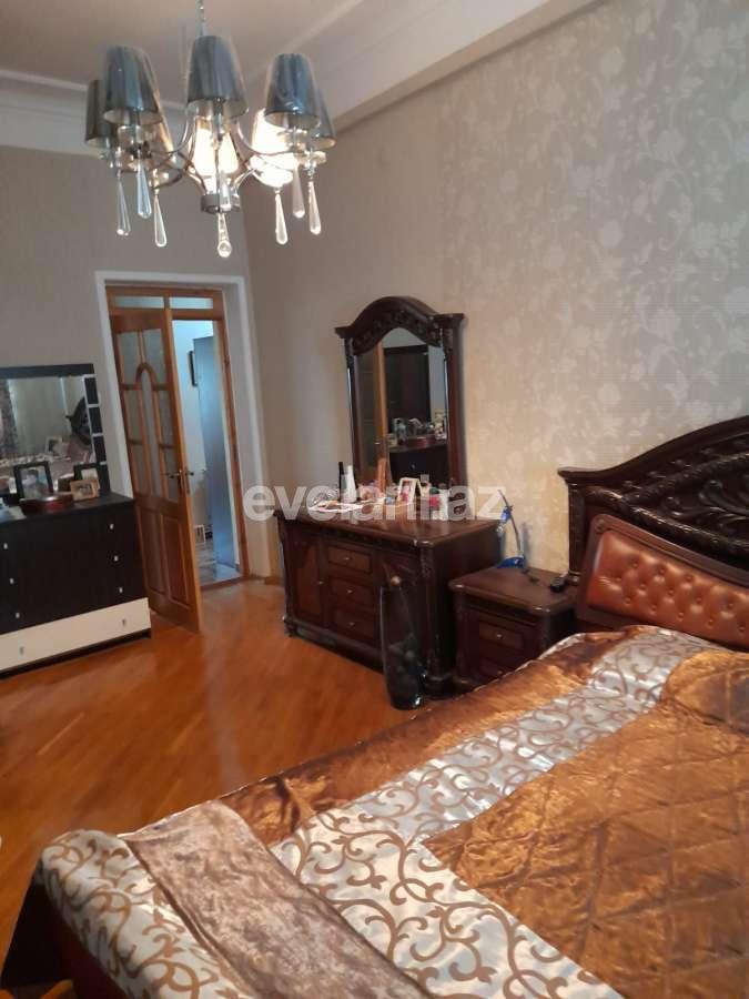 Kirayə verilir, köhnə tikili, 3 otaqlı, 85 m², Elmlər Akademiyası m.