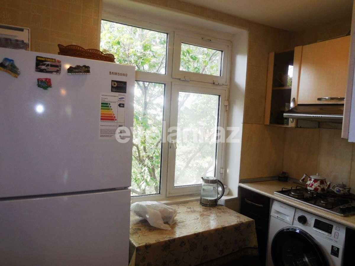 Продаётся, вторичка, 3-комнаты, 67 m², Элмляр Академиясы m.