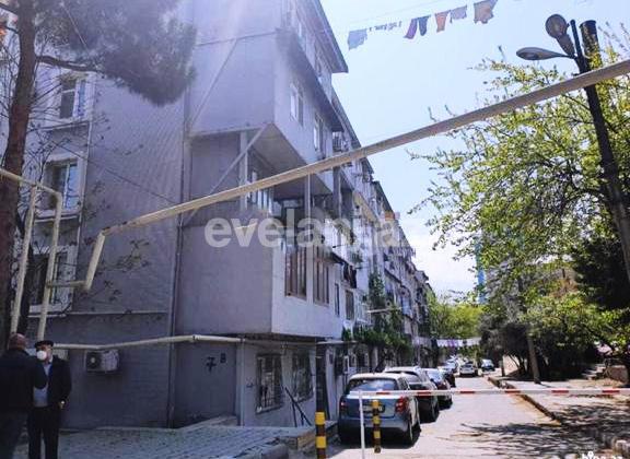 Продаётся, вторичка, 3-комнаты, 67 m², Элмляр Академиясы m.