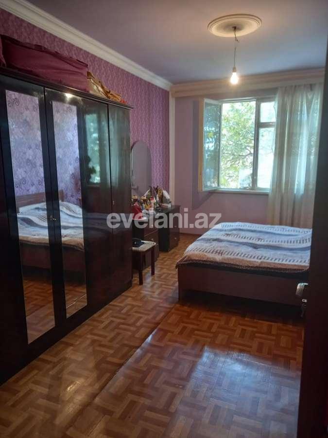 Satılır, köhnə tikili, 3 otaqlı, 70 m², Bakı, Binəqədi r, 7-ci mikrorayon q, Azadlıq prospekti m.