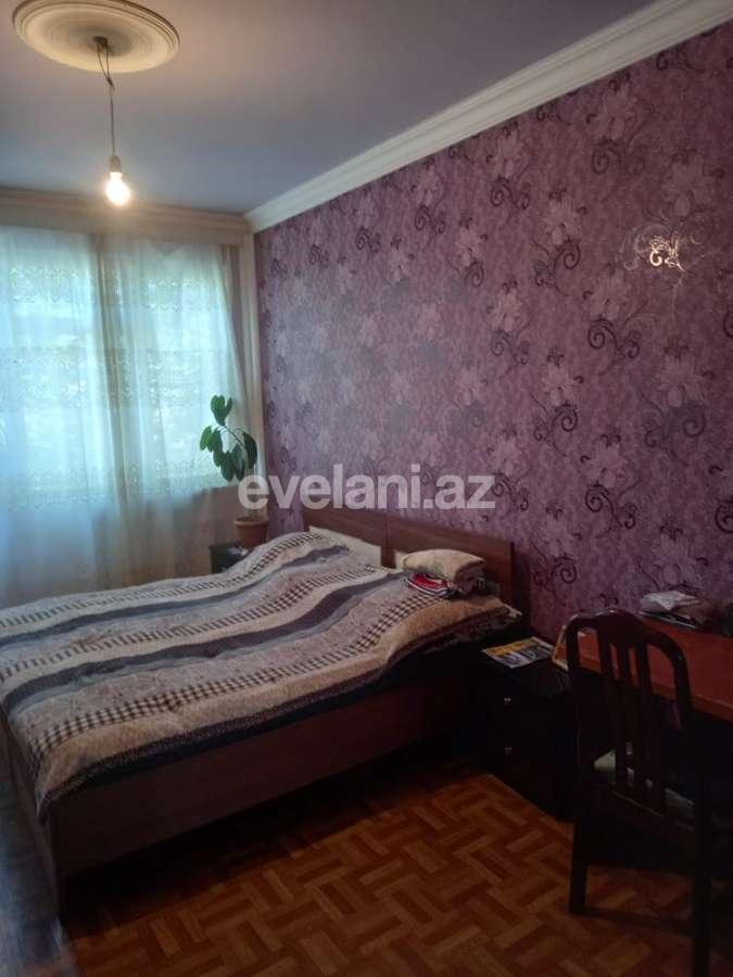 Satılır, köhnə tikili, 3 otaqlı, 70 m², Bakı, Binəqədi r, 7-ci mikrorayon q, Azadlıq prospekti m.