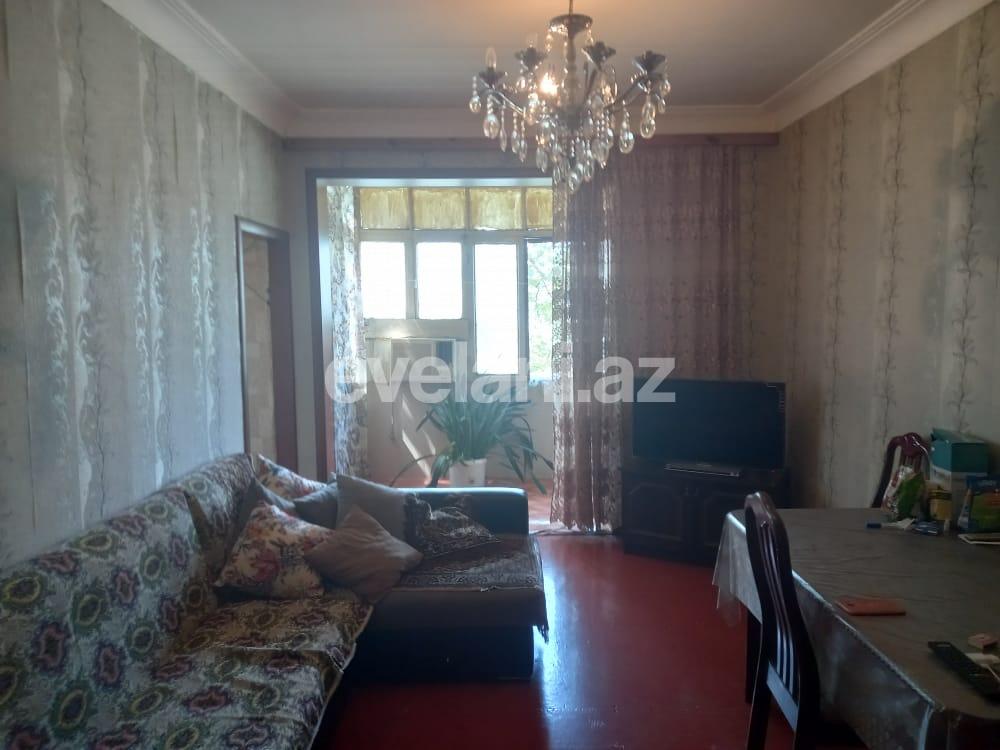 Satılır, köhnə tikili, 3 otaqlı, 70 m², Bakı, Binəqədi r, 7-ci mikrorayon q, Azadlıq prospekti m.