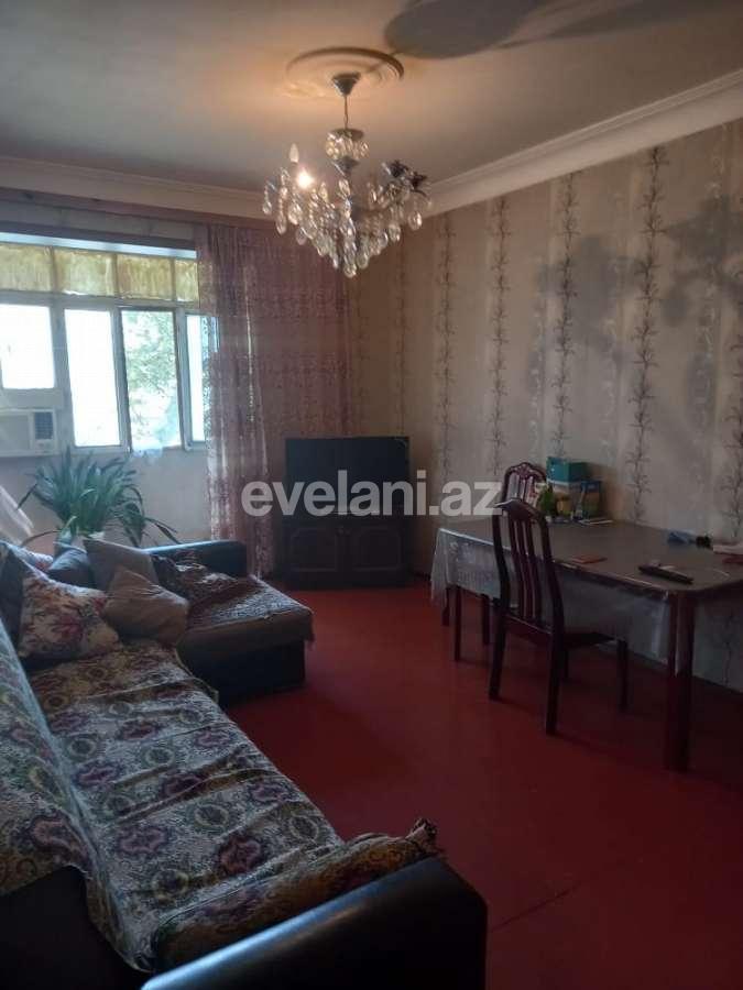 Satılır, köhnə tikili, 3 otaqlı, 70 m², Bakı, Binəqədi r, 7-ci mikrorayon q, Azadlıq prospekti m.