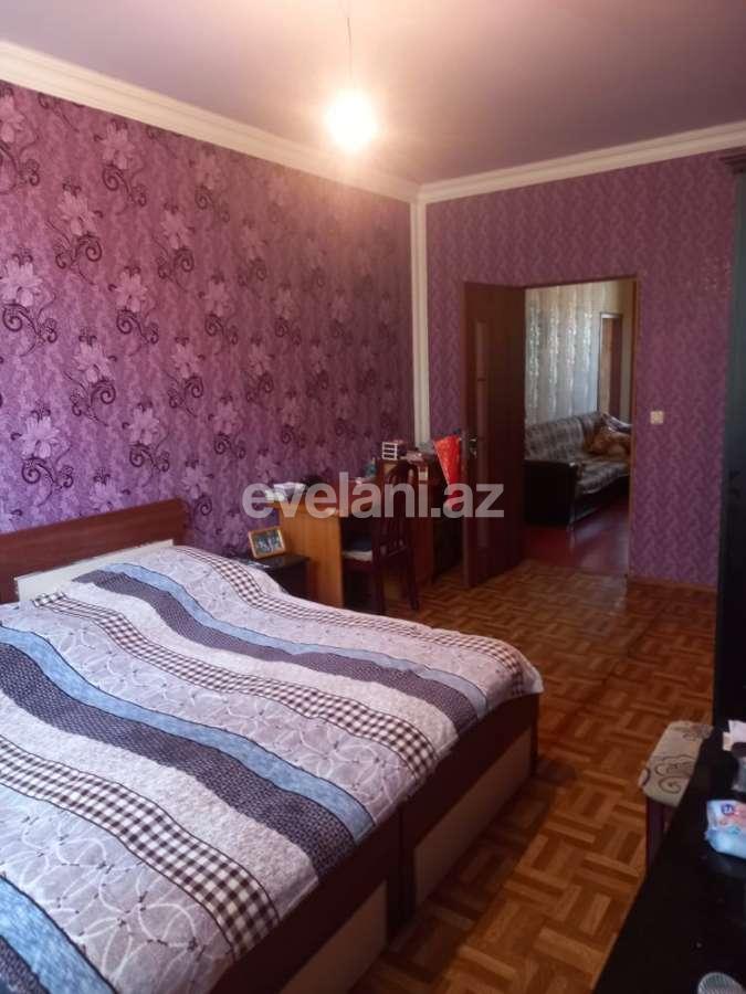 Satılır, köhnə tikili, 3 otaqlı, 70 m², Bakı, Binəqədi r, 7-ci mikrorayon q, Azadlıq prospekti m.