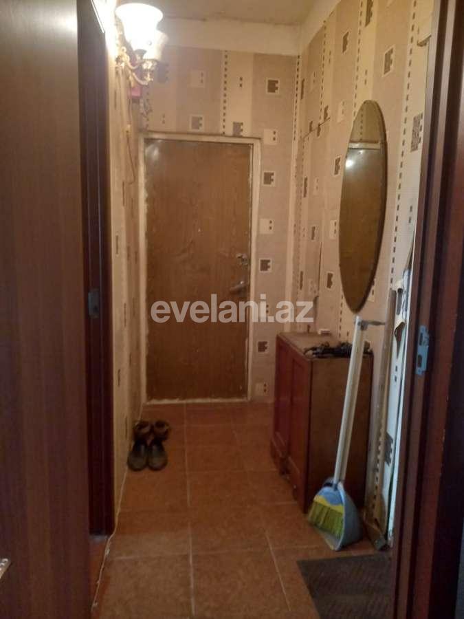 Satılır, köhnə tikili, 3 otaqlı, 70 m², Bakı, Binəqədi r, 7-ci mikrorayon q, Azadlıq prospekti m.