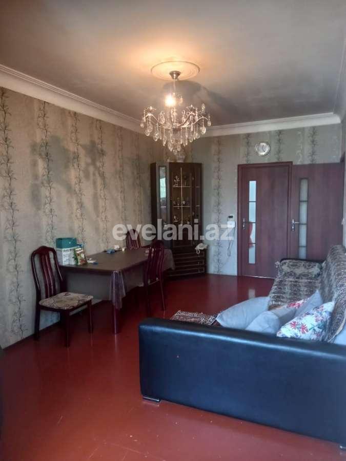 Satılır, köhnə tikili, 3 otaqlı, 70 m², Bakı, Binəqədi r, 7-ci mikrorayon q, Azadlıq prospekti m.