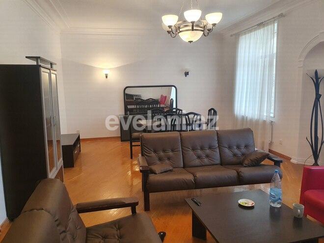 Kirayə verilir, köhnə tikili, 3 otaqlı, 175 m², Səbail r.