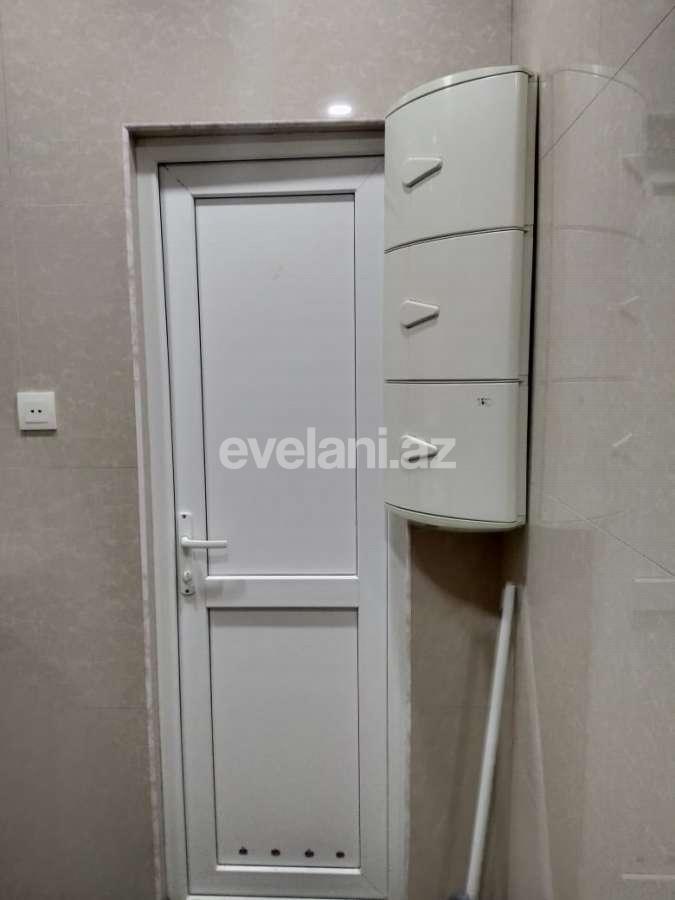 Sale, old building, 2 room, 68 m², Khalglar Doslugu m.