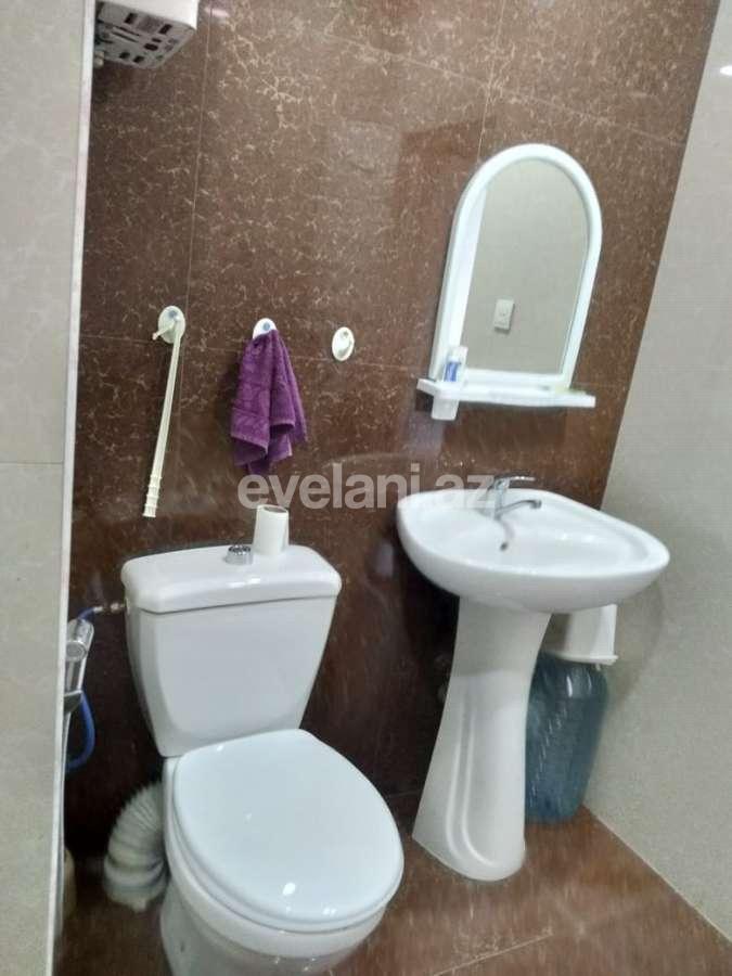 Sale, old building, 2 room, 68 m², Khalglar Doslugu m.