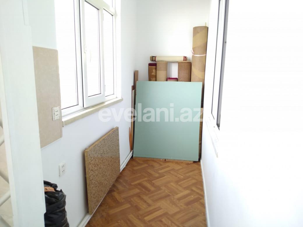 Sale, old building, 2 room, 68 m², Khalglar Doslugu m.