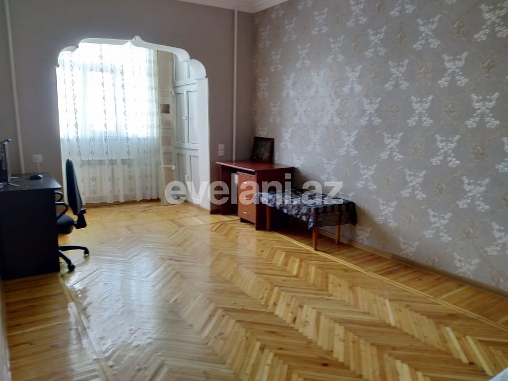 Sale, old building, 2 room, 68 m², Khalglar Doslugu m.