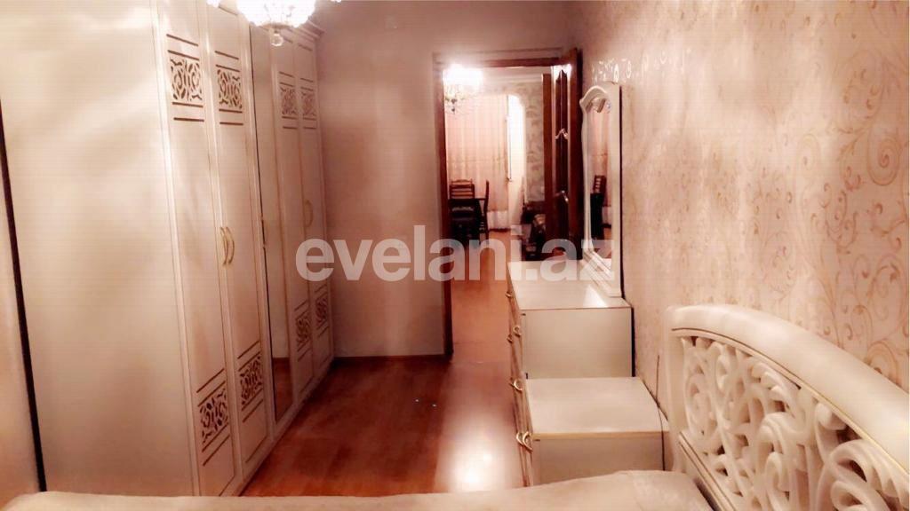 Sale, old building, 3 room, 70 m², Inshaatchilar m.