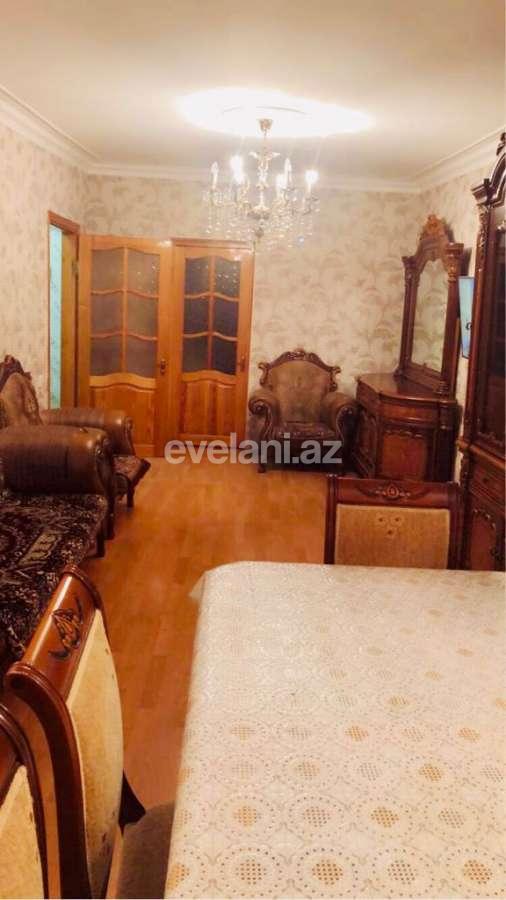 Sale, old building, 3 room, 70 m², Inshaatchilar m.