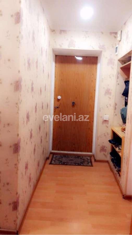 Sale, old building, 3 room, 70 m², Inshaatchilar m.