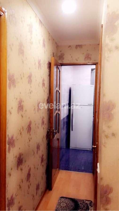 Sale, old building, 3 room, 70 m², Inshaatchilar m.