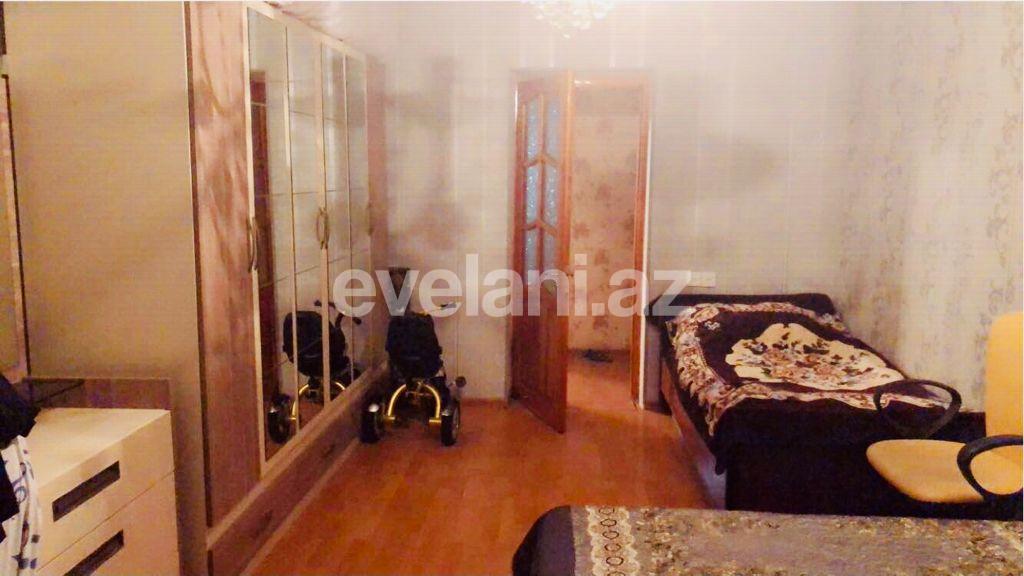 Sale, old building, 3 room, 70 m², Inshaatchilar m.
