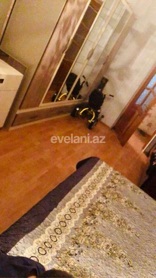 Sale, old building, 3 room, 70 m², Inshaatchilar m.