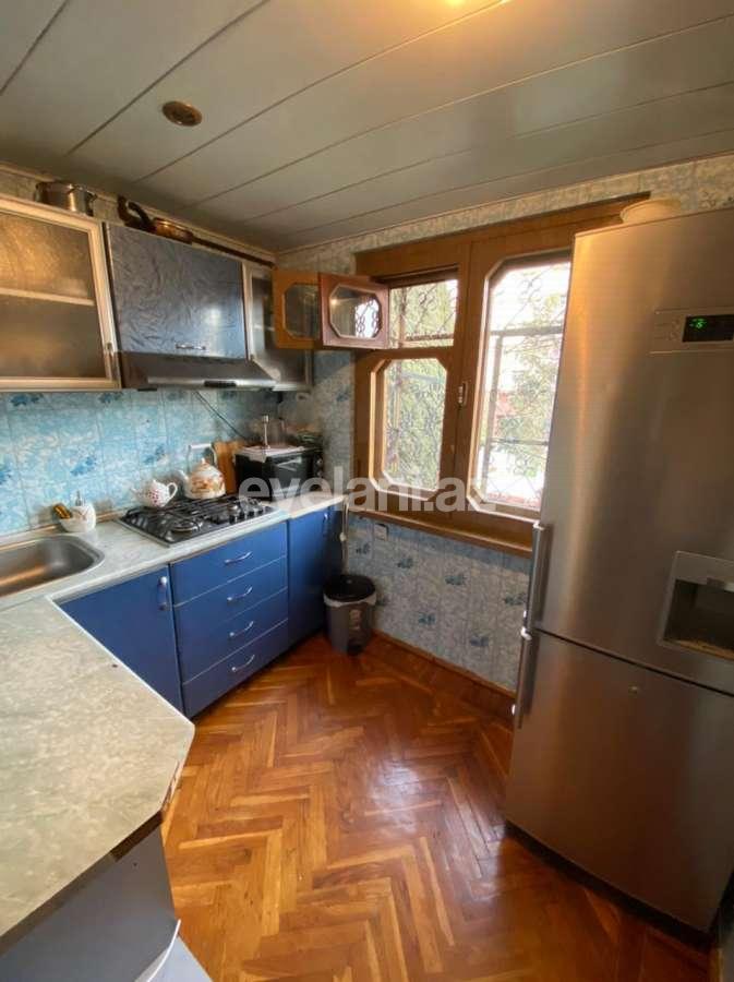 Sale, old building, 3 room, 70 m², Khalglar Doslugu m.