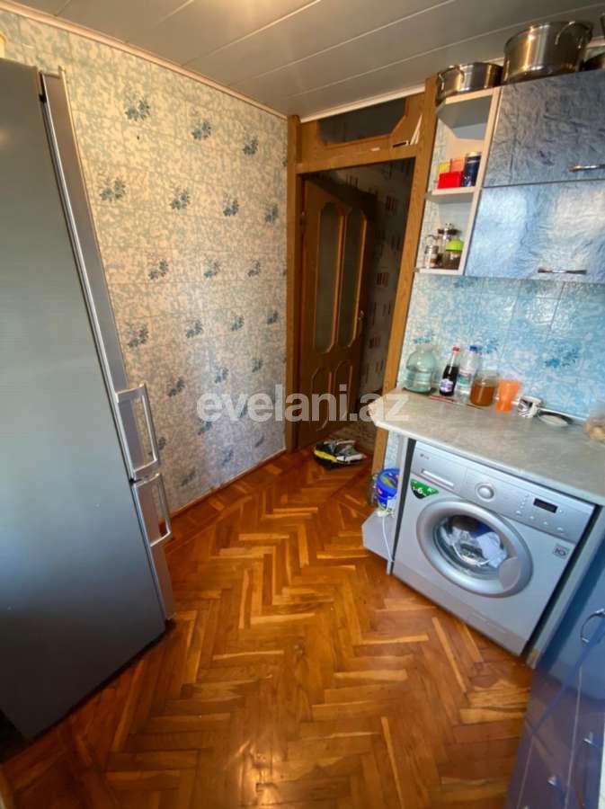 Sale, old building, 3 room, 70 m², Khalglar Doslugu m.