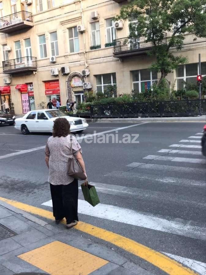 Satılır, köhnə tikili, 3 otaqlı, 65 m², 28 may m.