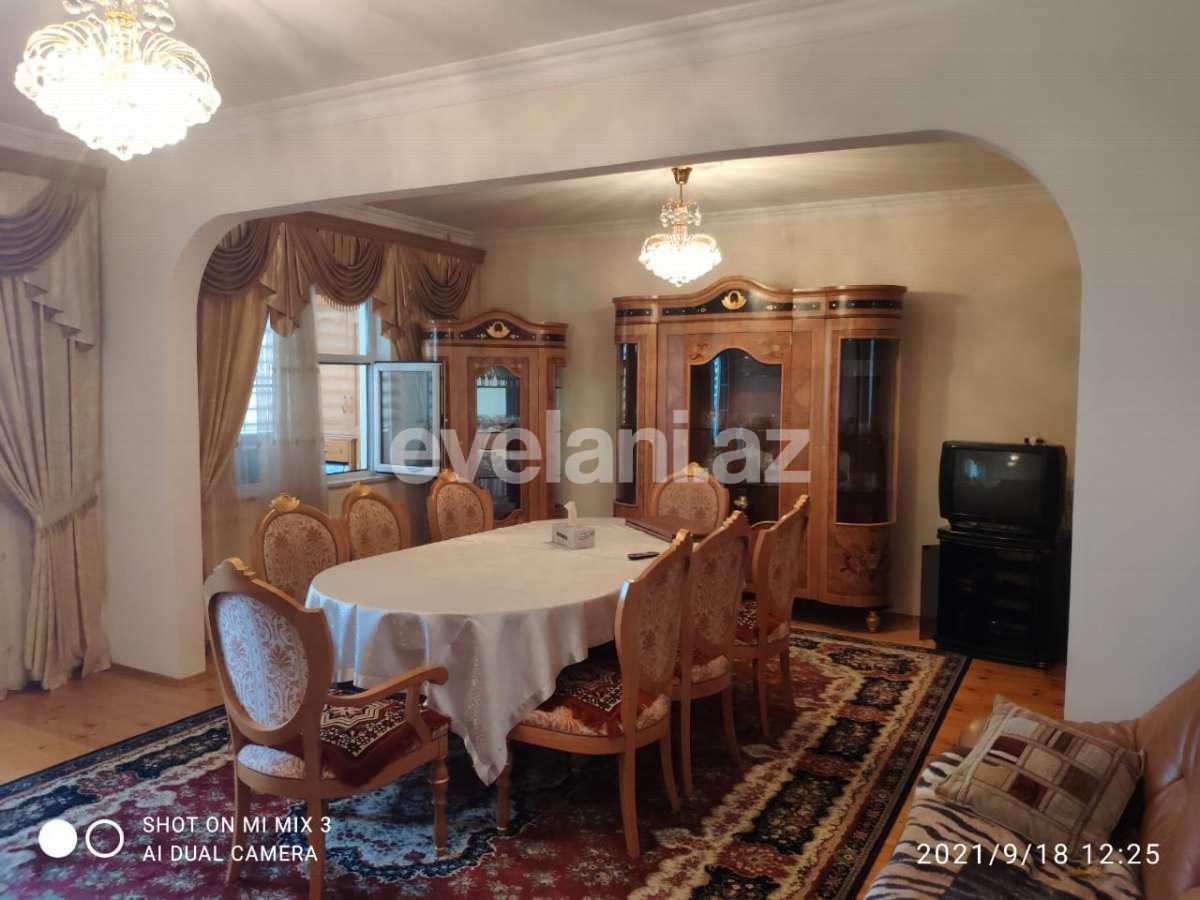 Sale, old building, 3 room, 100 m², 8 November m.