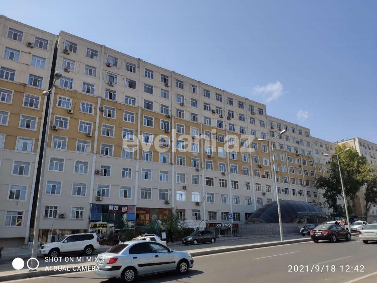 Sale, old building, 3 room, 100 m², 8 November m.