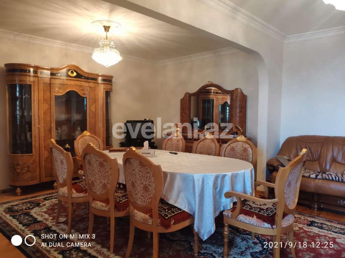 Sale, old building, 3 room, 100 m², 8 November m.