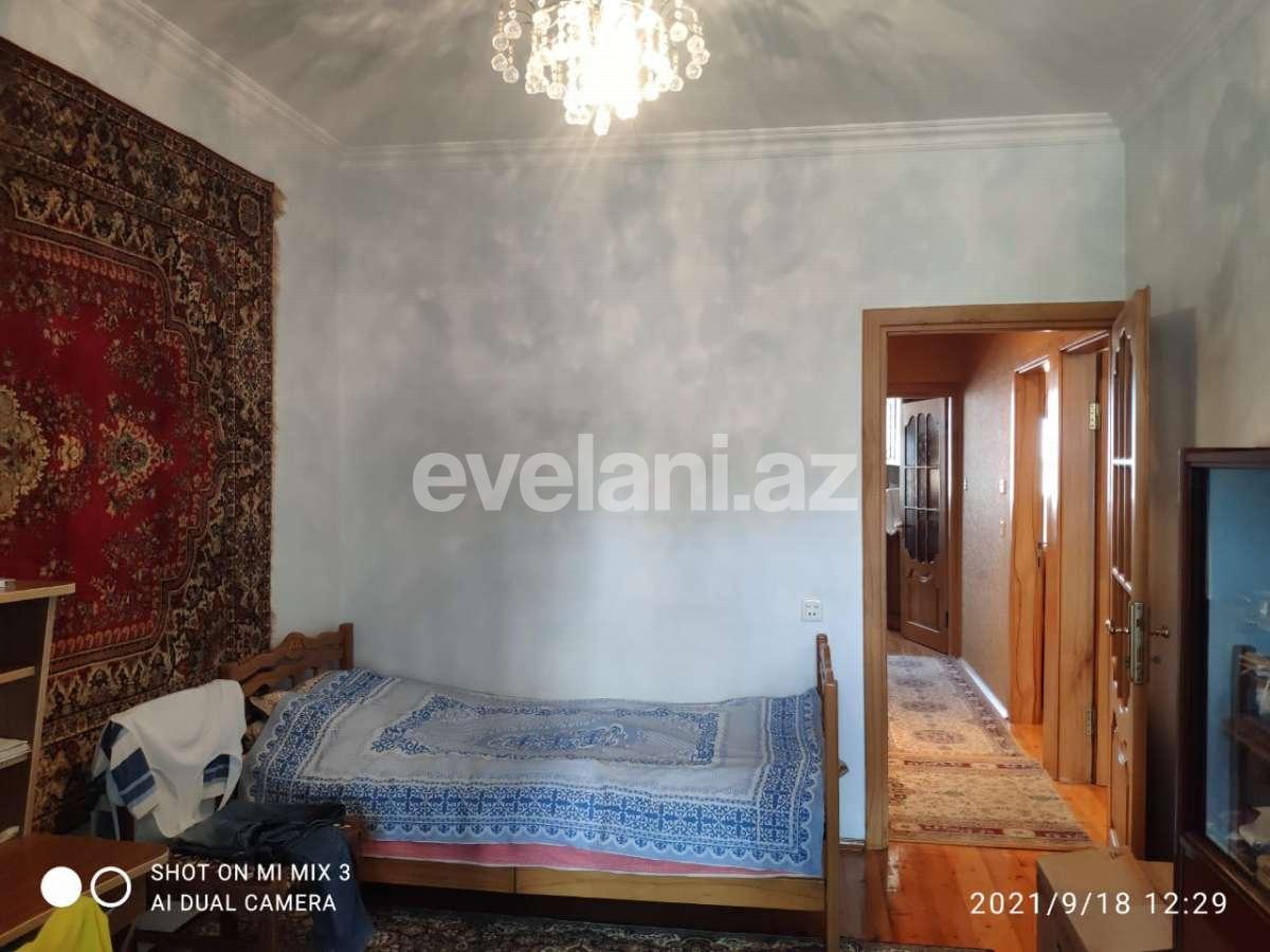 Sale, old building, 3 room, 100 m², 8 November m.