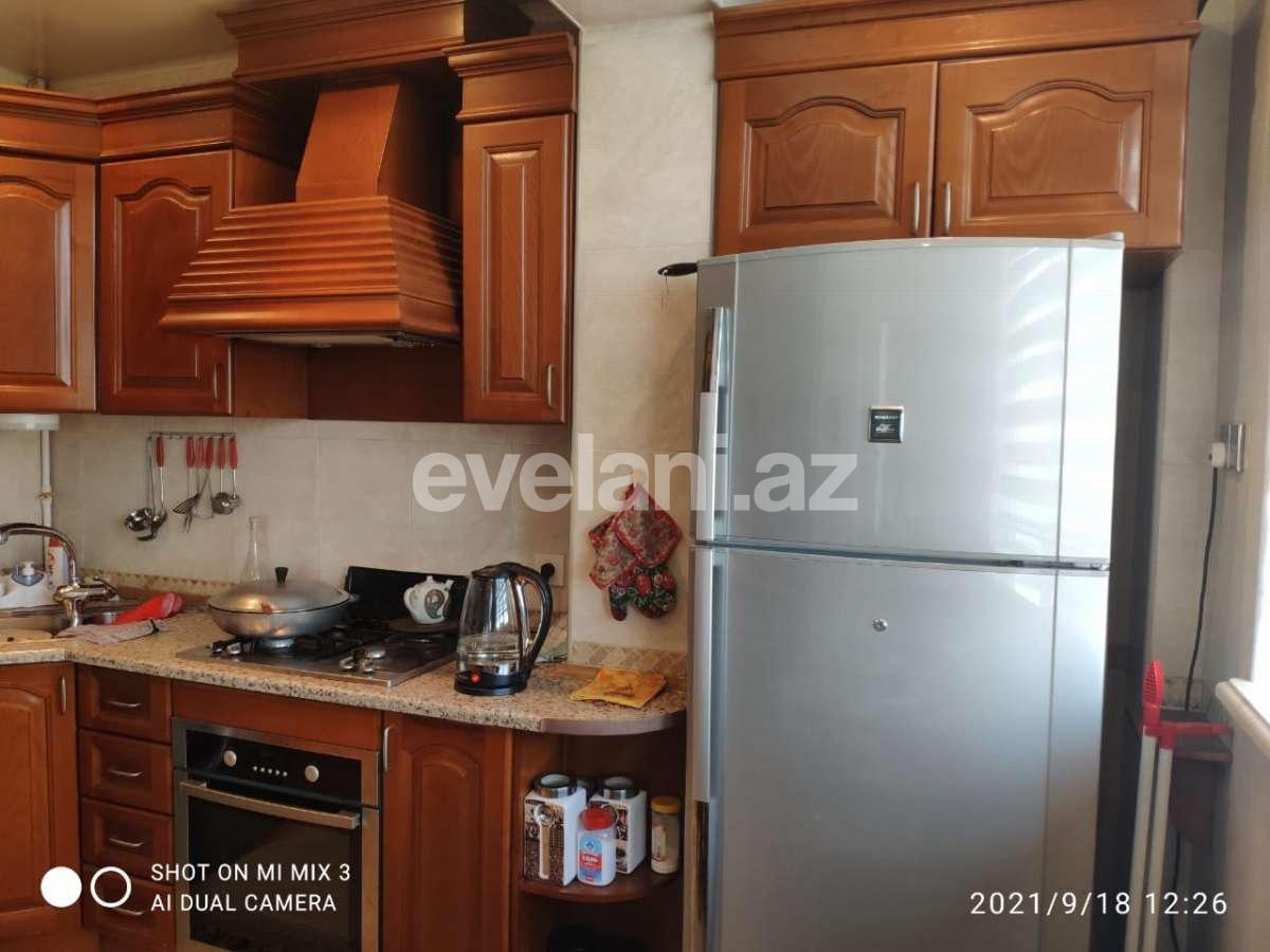 Sale, old building, 3 room, 100 m², 8 November m.