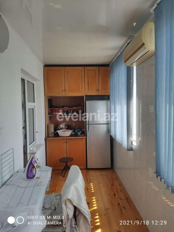 Sale, old building, 3 room, 100 m², 8 November m.