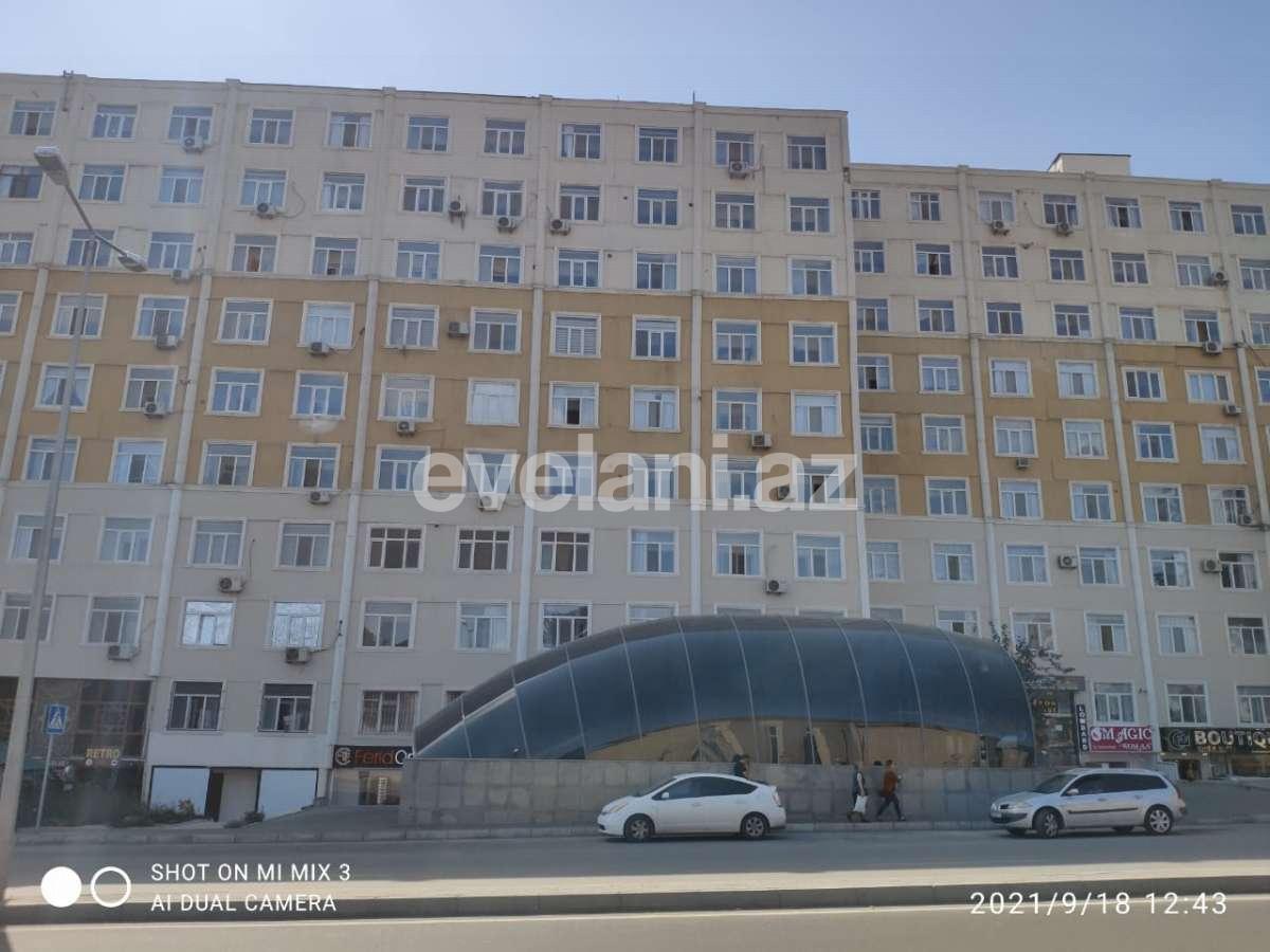 Sale, old building, 3 room, 100 m², 8 November m.