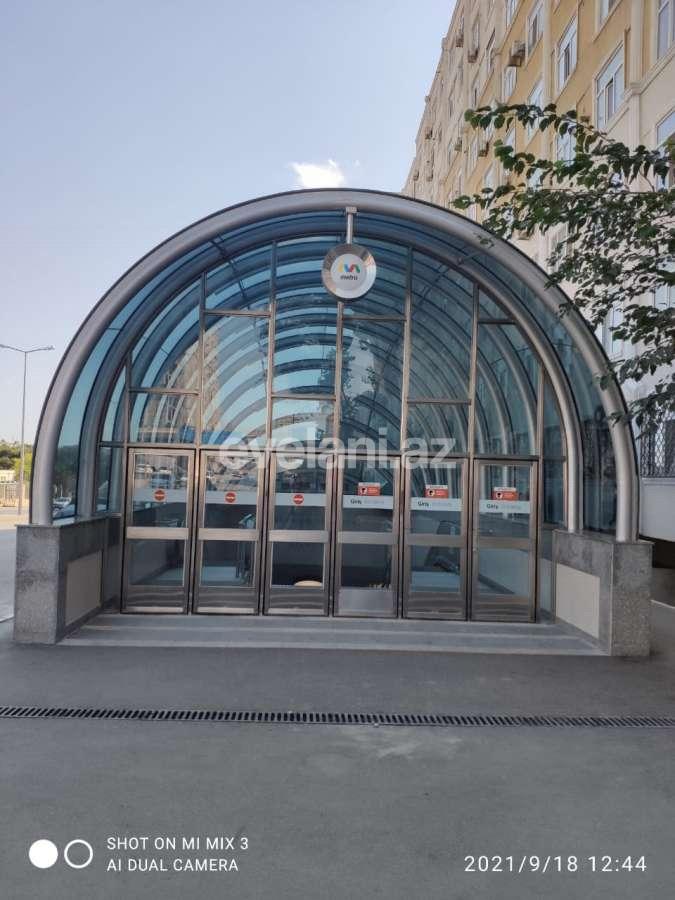 Sale, old building, 3 room, 100 m², 8 November m.