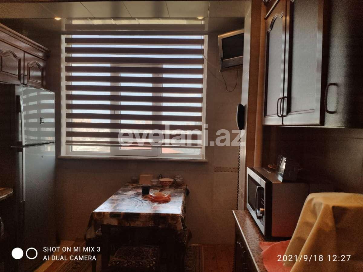 Sale, old building, 3 room, 100 m², 8 November m.