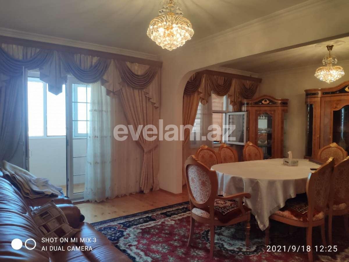 Sale, old building, 3 room, 100 m², 8 November m.