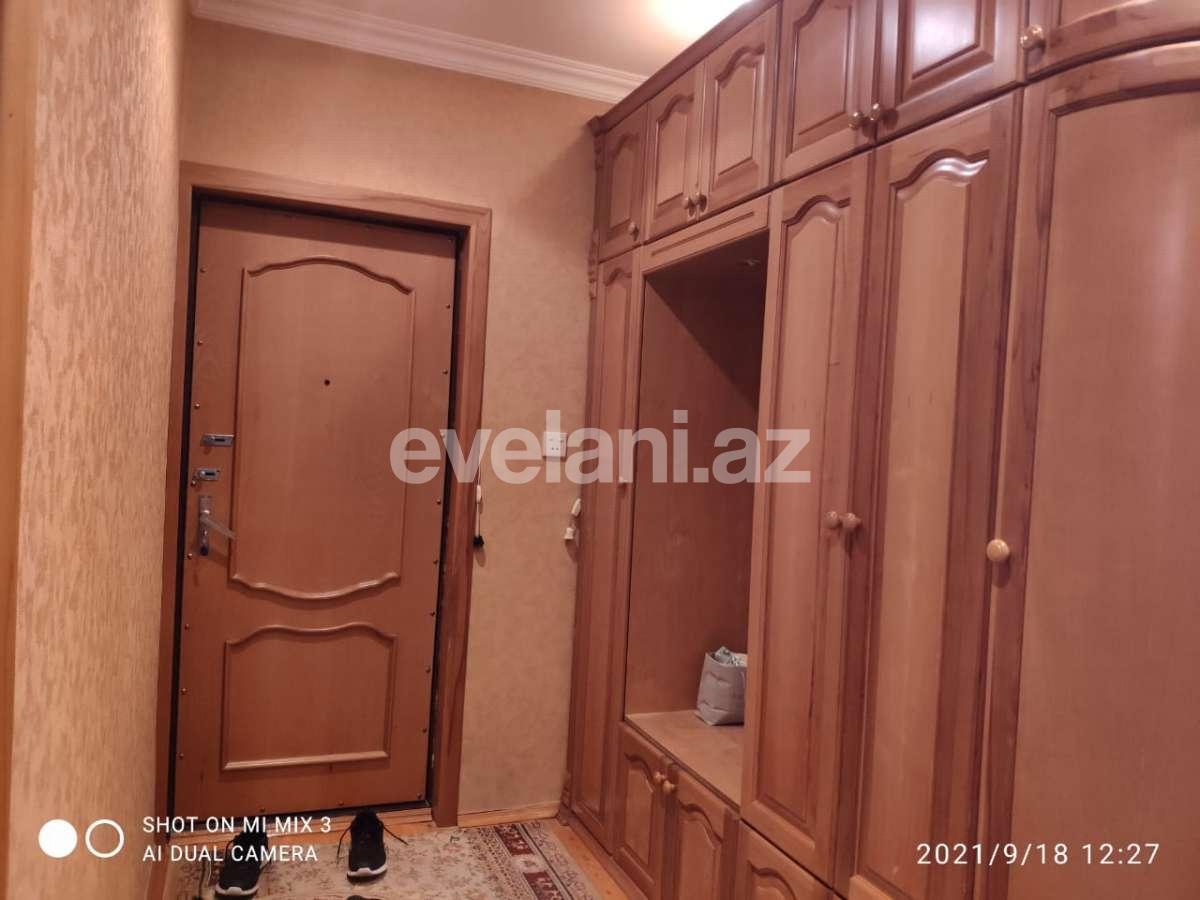 Sale, old building, 3 room, 100 m², 8 November m.