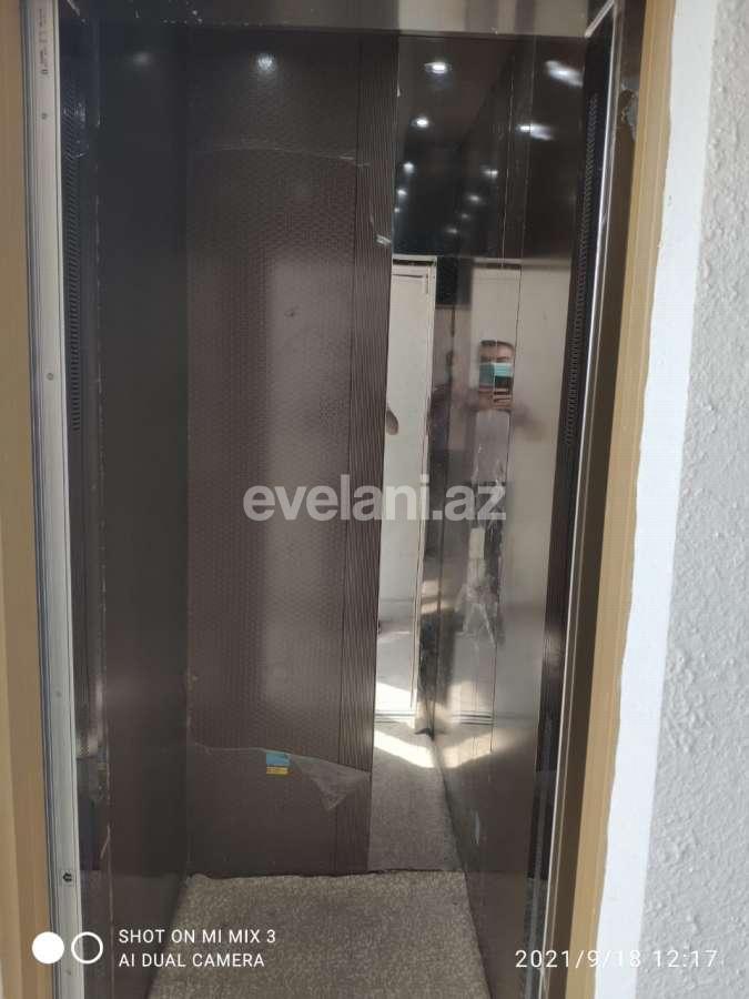 Sale, old building, 3 room, 100 m², 8 November m.