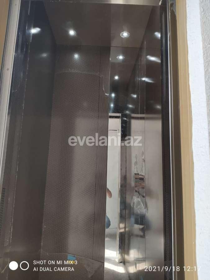 Sale, old building, 3 room, 100 m², 8 November m.