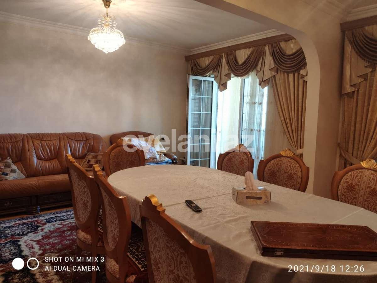 Sale, old building, 3 room, 100 m², 8 November m.