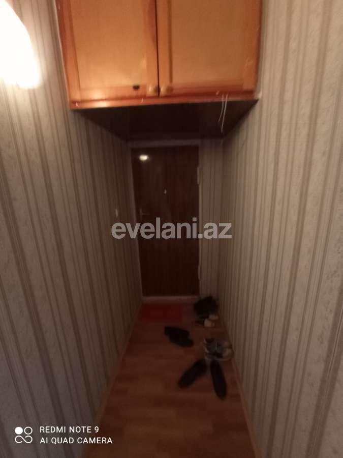 Satılır, köhnə tikili, 2 otaqlı, 32 m², İnşaatçılar m.