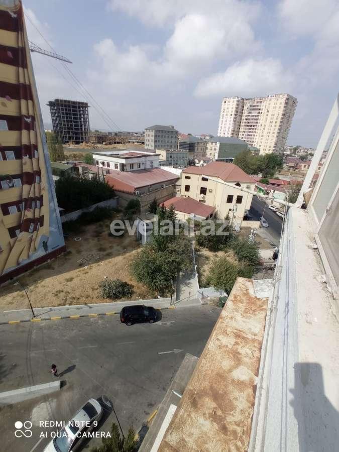 Satılır, köhnə tikili, 2 otaqlı, 32 m², İnşaatçılar m.