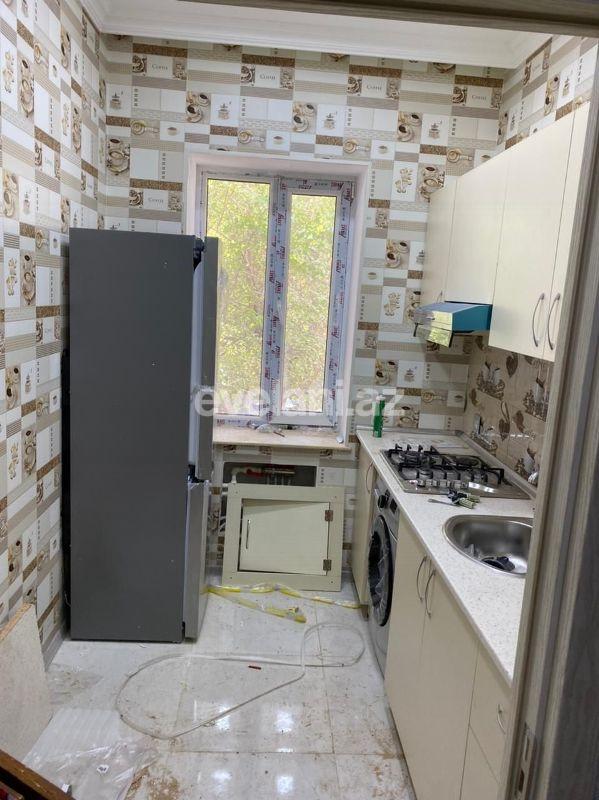 Rent, old building, 3 room, 80 m², Nasimi r.