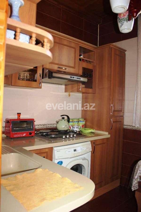 Sale, old building, 2 room, 60 m², Sabail r.