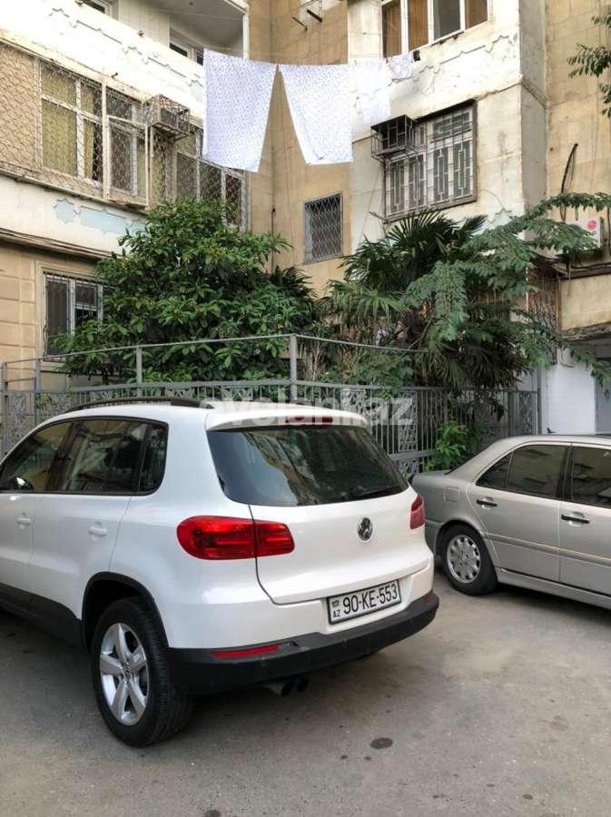 Satılır, köhnə tikili, 3 otaqlı, 90 m², Bakı, Yasamal r, Elmlər Akademiyası m.