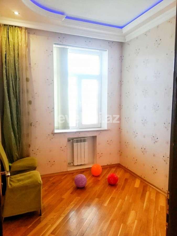 Satılır, yeni tikili, 4 otaqlı, 135 m², Şah İsmayıl Xətai m.