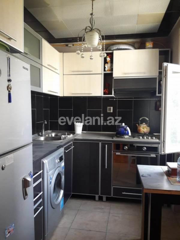 Sale, old building, 3 room, 70 m², Elmlar Akademiyası m.